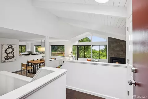 Entry Way - 1395 Alvarado Rd, Berkeley, CA 94705 photo 1 of 3