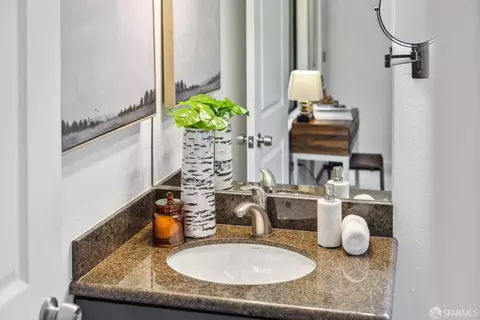 Bath - 1395 Alvarado Rd, Berkeley, CA 94705 photo 10 of 12