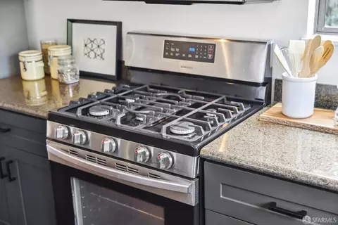 Kitchen - 1395 Alvarado Rd, Berkeley, CA 94705 photo 4 of 8