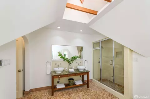 Bath - 3165 Folsom St, San Francisco, CA 94110 photo 3 of 9
