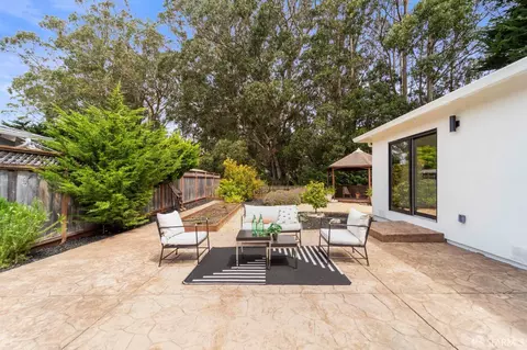 Exterior - 1019 Rio Vista Dr, Pacifica, CA 94044 photo 6 of 16