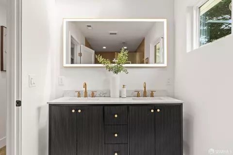 Bath - 1019 Rio Vista Dr, Pacifica, CA 94044 photo 2 of 11