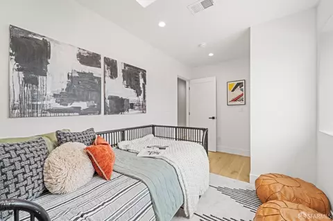 Bedroom - 1019 Rio Vista Dr, Pacifica, CA 94044 photo 6 of 11