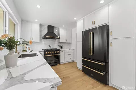 Kitchen - 1019 Rio Vista Dr, Pacifica, CA 94044 photo 13 of 15