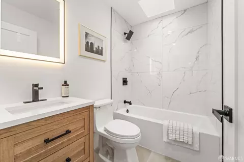 Bath - 1019 Rio Vista Dr, Pacifica, CA 94044 photo 7 of 11
