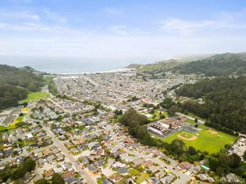 View/Area - 1019 Rio Vista Dr, Pacifica, CA 94044 photo 5 of 9