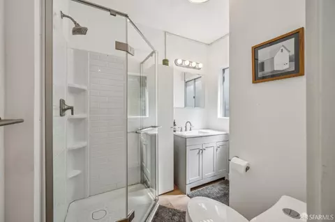 Bath - 411 Clipper St, San Francisco, CA 94114 photo 1 of 2
