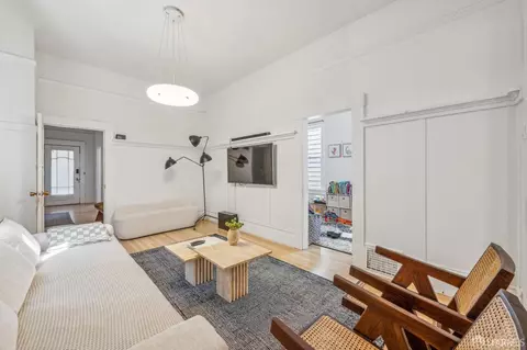 Living - 411 Clipper St, San Francisco, CA 94114 photo 3 of 3