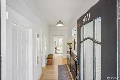 Entry Way - 411 Clipper St, San Francisco, CA 94114 photo 1 of 5