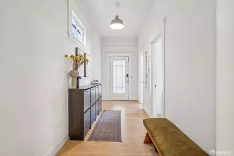Entry Way - 411 Clipper St, San Francisco, CA 94114 photo 3 of 5