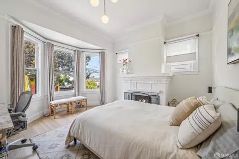 Bedroom - 411 Clipper St, San Francisco, CA 94114 photo 1 of 6