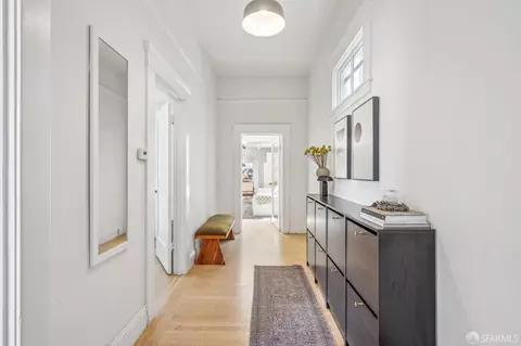 Entry Way - 411 Clipper St, San Francisco, CA 94114 photo 2 of 5