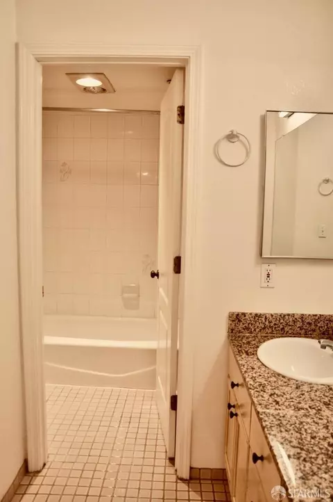 1124 Eddy St #A, San Francisco, CA 94109 photo 8