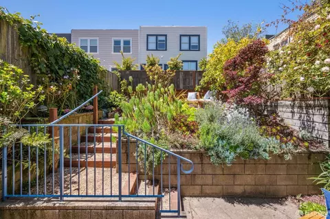 Exterior - 25 Roselyn Ter, San Francisco, CA 94118 photo 3 of 11