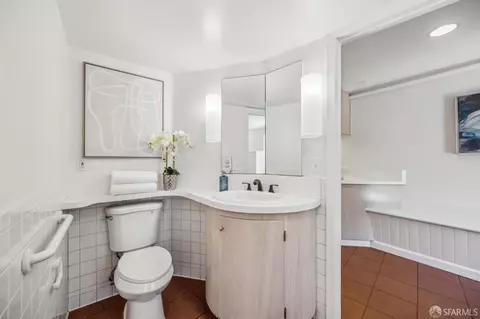 Bath - 25 Roselyn Ter, San Francisco, CA 94118 photo 5 of 6