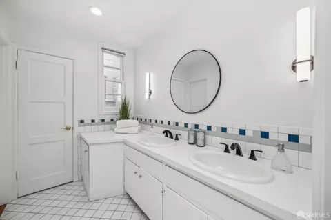 Bath - 25 Roselyn Ter, San Francisco, CA 94118 photo 1 of 6
