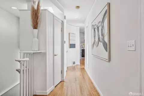 Entry Way - 25 Roselyn Ter, San Francisco, CA 94118 photo 2 of 3