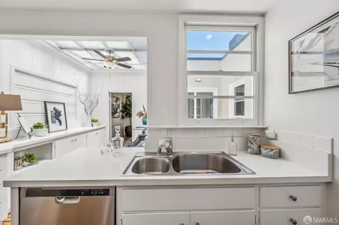 Kitchen - 25 Roselyn Ter, San Francisco, CA 94118 photo 6 of 6