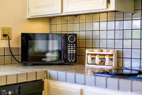 Kitchen - 3370 Longview Ct, San Pablo, CA 94806 photo 9 of 10