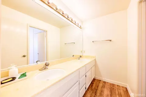 Bath - 3370 Longview Ct, San Pablo, CA 94806 photo 5 of 9