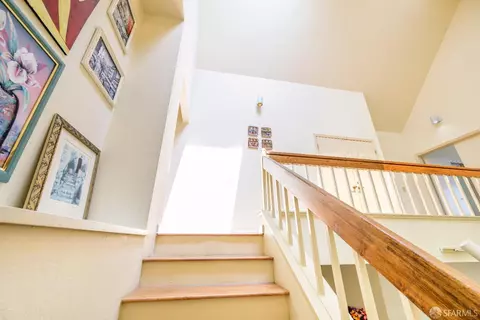Entry Way - 3370 Longview Ct, San Pablo, CA 94806 photo 4 of 7