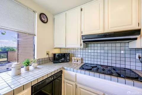 Kitchen - 3370 Longview Ct, San Pablo, CA 94806 photo 4 of 10