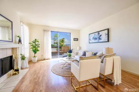Living - 3370 Longview Ct, San Pablo, CA 94806 photo 2 of 2