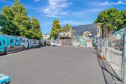 3230 24th St, San Francisco, CA 94110