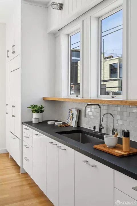 Kitchen - 30 Bird St, San Francisco, CA 94110 photo 5 of 6