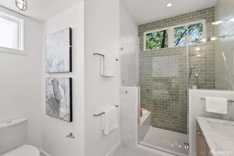 Bath - 30 Bird St, San Francisco, CA 94110 photo 4 of 8