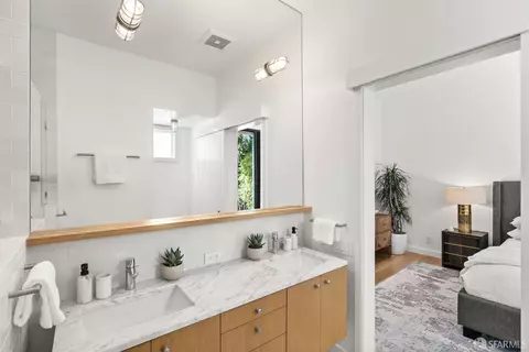 Bath - 30 Bird St, San Francisco, CA 94110 photo 6 of 8