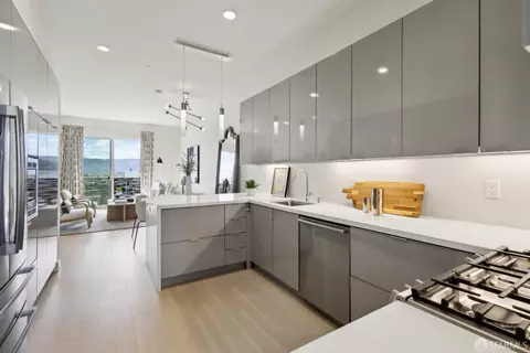 83 Kirkwood Ave, San Francisco, CA 94124
