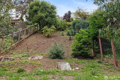 Exterior - 151 Moffitt St, San Francisco, CA 94131 photo 7 of 7