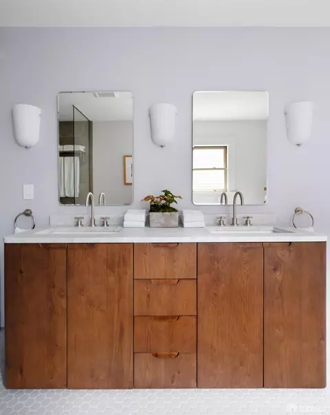 Bath - 19 Jordan Ave, San Francisco, CA 94118 photo 6 of 8