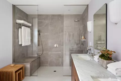 Bath - 19 Jordan Ave, San Francisco, CA 94118 photo 4 of 8