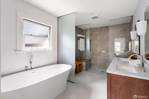 Bath - 19 Jordan Ave, San Francisco, CA 94118 photo 3 of 8