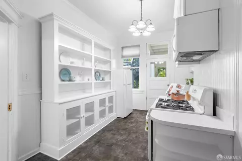 Kitchen - 268 9th Ave, San Francisco, CA 94118 photo 3 of 4