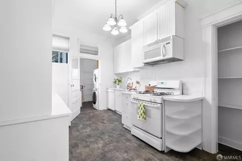 Kitchen - 268 9th Ave, San Francisco, CA 94118 photo 2 of 4