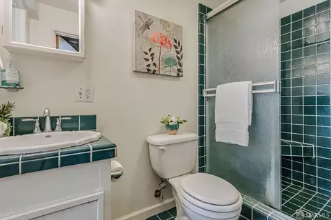 Bath - 1722 Ortega St, San Francisco, CA 94122 photo 4 of 5
