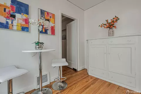Dining - 1722 Ortega St, San Francisco, CA 94122 photo 2 of 6