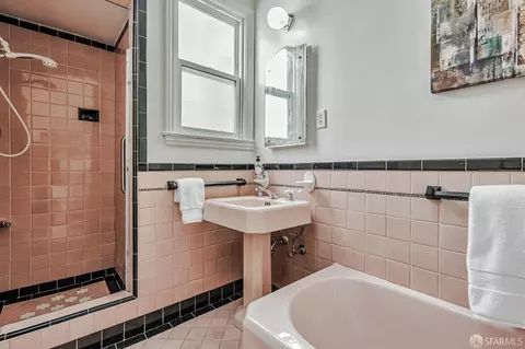 Bath - 1722 Ortega St, San Francisco, CA 94122 photo 2 of 5
