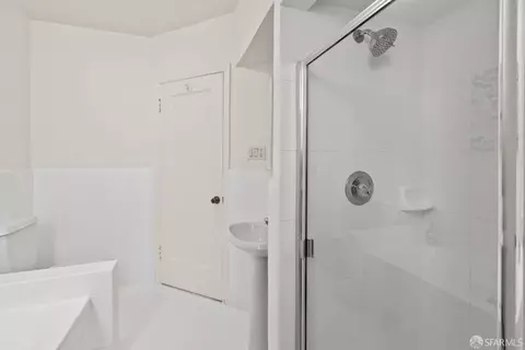 Bath - 1922 Rivera St, San Francisco, CA 94116 photo 4 of 5