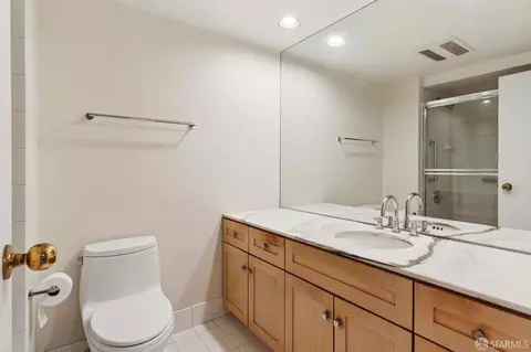 Bath - 1650 Jackson St #307, San Francisco, CA 94109 photo 1 of 1