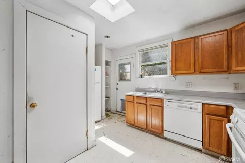 Kitchen - 2714 Diamond St, San Francisco, CA 94131 photo 3 of 4