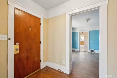 Entry Way - 2714 Diamond St, San Francisco, CA 94131 photo 3 of 6