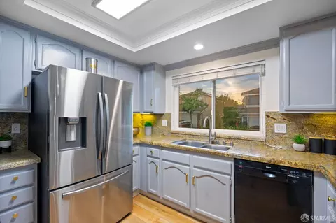 Kitchen - 1806 Evalane Way, Concord, CA 94519 photo 3 of 9