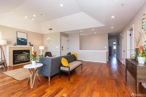460 Pointe Pacific Dr #4, Daly City, CA 94014