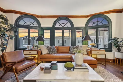 Living - 831 45th Ave, San Francisco, CA 94121 photo 4 of 5
