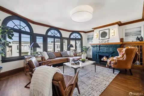 Living - 831 45th Ave, San Francisco, CA 94121 photo 2 of 5