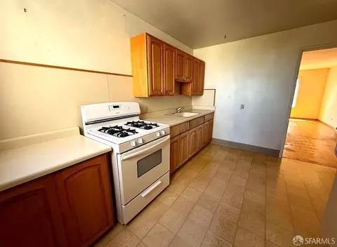 Kitchen - 165 Burnside Ave, San Francisco, CA 94131 photo 1 of 1